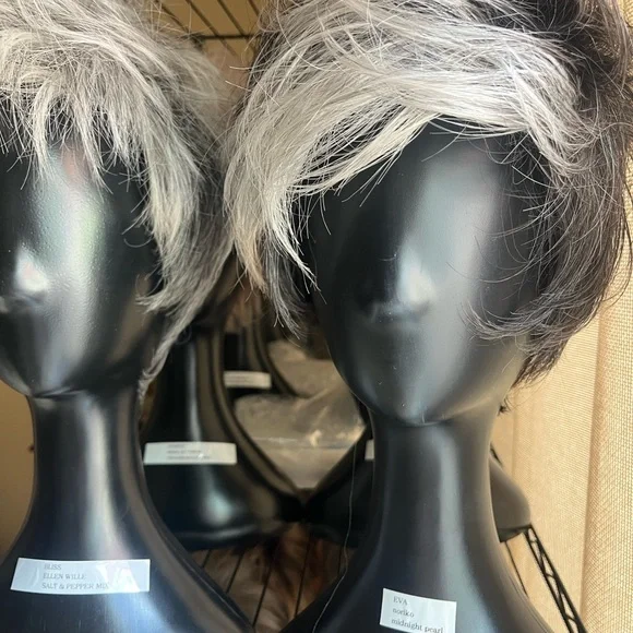 2/7/26 🚨UPDATE ‼️Wig collection.
SALT AND PEPPER.
BLONDE. - Picture 3 of 7